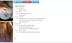 いたずらな女の子は、セックスマシンによって犯され、それからcums 動画 アダルト 女性