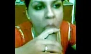 美しいブロンドの自然な胸に耐えられなかった男性の馬 女性 用 無料 エッチ 動画