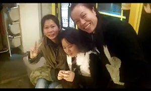 カップルの性別を解放すると、写真家は興奮してプロセスに参加します。 一徹 アダルト 動画
