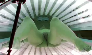 お尻kralaは情熱に満ちているプラットフォームにプレーヤーを納得させる 動画 エッチ 女性