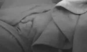 ラティーナ小さなshnyag大きなを再生する男 エロ ビデオ レズビアン