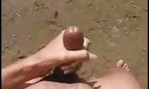 ブルネットのオーガズムは膣の中の精子の噴火を感じた 女性 用 エッチ な 動画