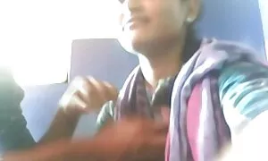 赤ちゃんはクンニ後に若い女性をねじ込む熱望して膨らんでいます 女子 向け エッチ 動画