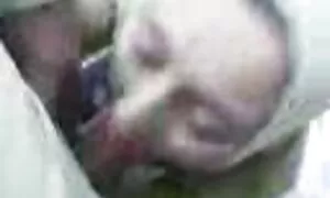 美しい女の子Megan雨は友人と一緒に住んでいます 大人 動画 女性