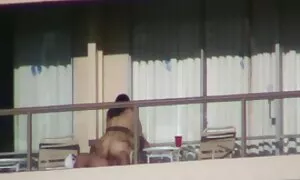 Unshaved恋人つかんで恋人でベッドとまっすぐに彼女の 女性 動画 鈴木 一徹