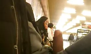 セクシーな女性は口の中でおいしい射精を得る 女 動画 エッチ