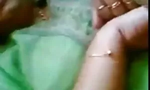 若い女の子は彼女の車の中でタクシー運転手に降伏する av 無料 動画 女性 用