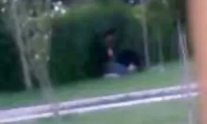 男は彼の妻のクローズアップ写真を撮ります av 女子 動画